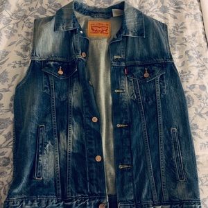 Levi vest